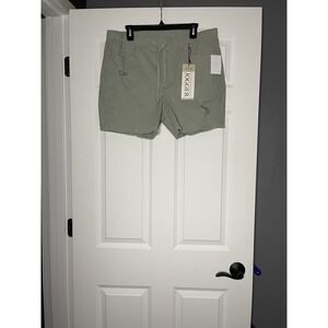 Royalty for me Distressed Raw Hem shorts size xl light green nwt